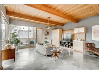 Photo #3: 21642966 Listing