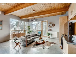 Photo #4: 21642966 Listing