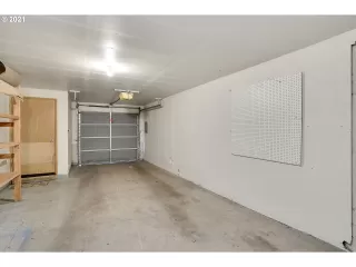 Photo #5: 21643013 Listing