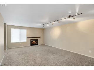 Photo #6: 21643013 Listing