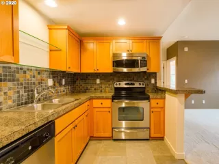 Photo #5: 21644843 Listing 