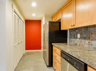 Photo #6: 21644843 Listing 