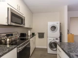 Photo #4: 21644854 Listing