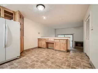 Photo #4: 21645006 Listing