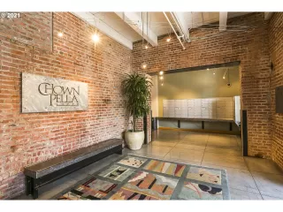 Photo #2: 21645628 Listing