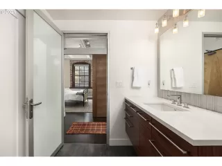 Photo #4: 21645628 Listing