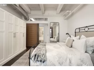 Photo #5: 21645628 Listing