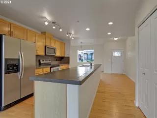 Photo #3: 21645633 Listing