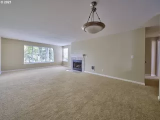 Photo #4: 21645984 Listing