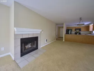 Photo #5: 21645984 Listing