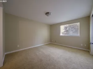 Photo #6: 21645984 Listing