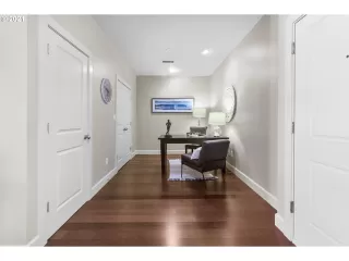 Photo #4: 21646467 Listing