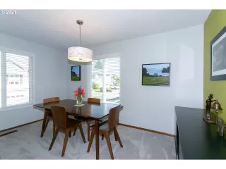 Photo #5: 21646505 Listing