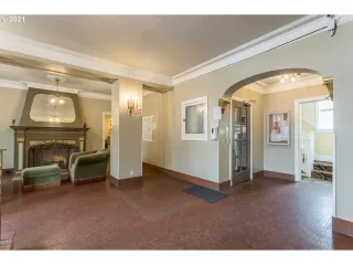 Photo #3: 21646872 Listing
