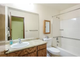 Photo #5: 21646912 Listing