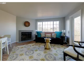 Photo #2: 21647053 Listing