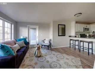 Photo #3: 21647053 Listing