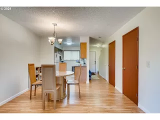 Photo #2: 21647096 Listing