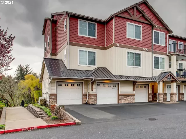 MLS: 21647129 Condo For Sale