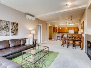 Photo #5: 21647129 Listing