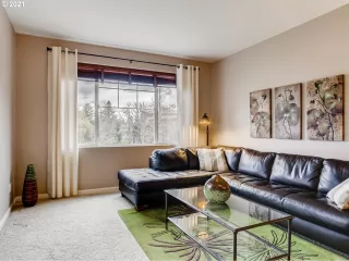 Photo #6: 21647129 Listing