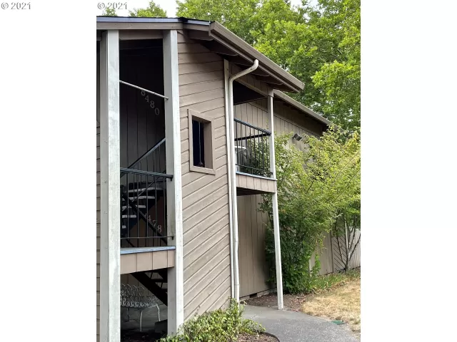 MLS: 21647296 Condo For Sale