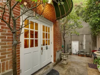 Photo #5: 21647313 Listing