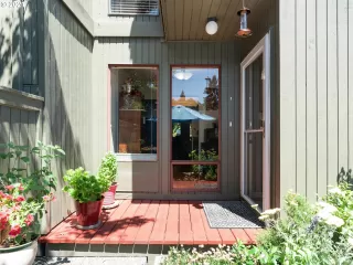 Photo #2: 21647505 Listing 