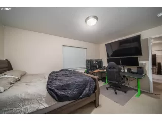 Photo #2: 21647706 Listing