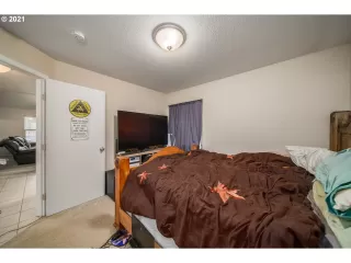 Photo #4: 21647706 Listing