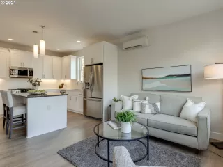 Photo #2: 21647741 Listing