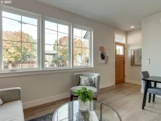 Photo #3: 21647741 Listing