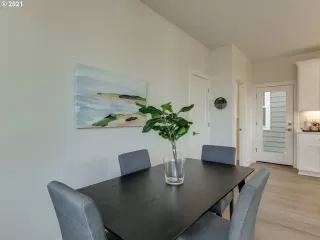 Photo #4: 21647741 Listing