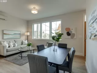 Photo #6: 21647741 Listing