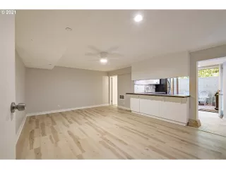 Photo #6: 21648199 Listing 