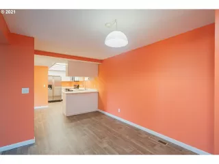 Photo #2: 21648311 Listing