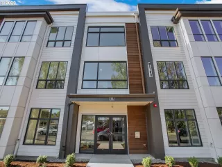 Photo #2: 21648321 Listing 