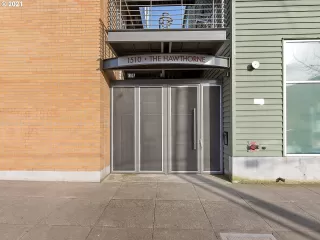 Photo #6: 21648671 Listing