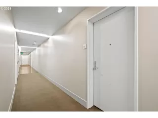 Photo #2: 21648784 Listing