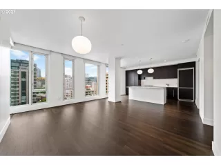 Photo #4: 21648784 Listing