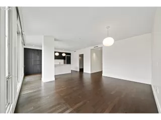 Photo #6: 21648784 Listing