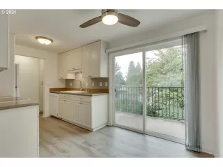 Photo #2: 21649287 Listing