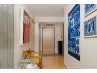 Photo #2: 21649504 Listing 