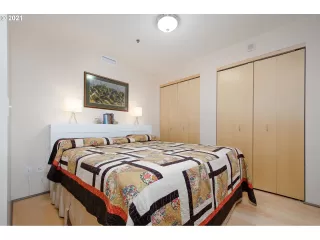 Photo #4: 21649504 Listing 