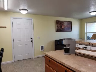 Photo #3: 21649896 Listing