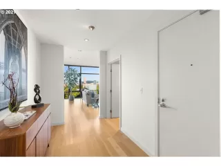 Photo #4: 21649903 Listing
