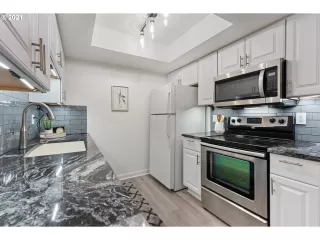 Photo #6: 21650200 Listing