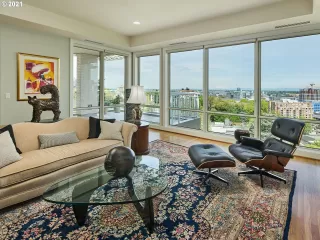 Photo #3: 21650252 Listing