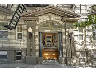 More Details about MLS # 21650473 : 2087 NW OVERTON ST 303