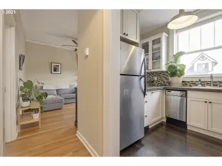 Photo #3: 21650473 Listing 